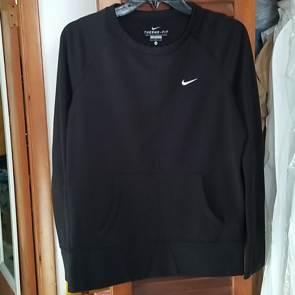 Black thermafit nike crewneck
